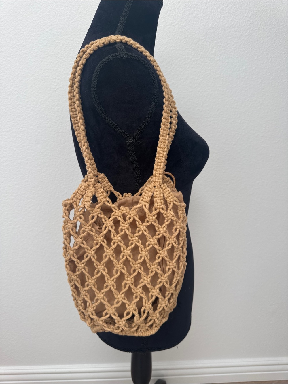 Handcrafted Tan Macrame Shoulder Bag - Picture 3 of 5